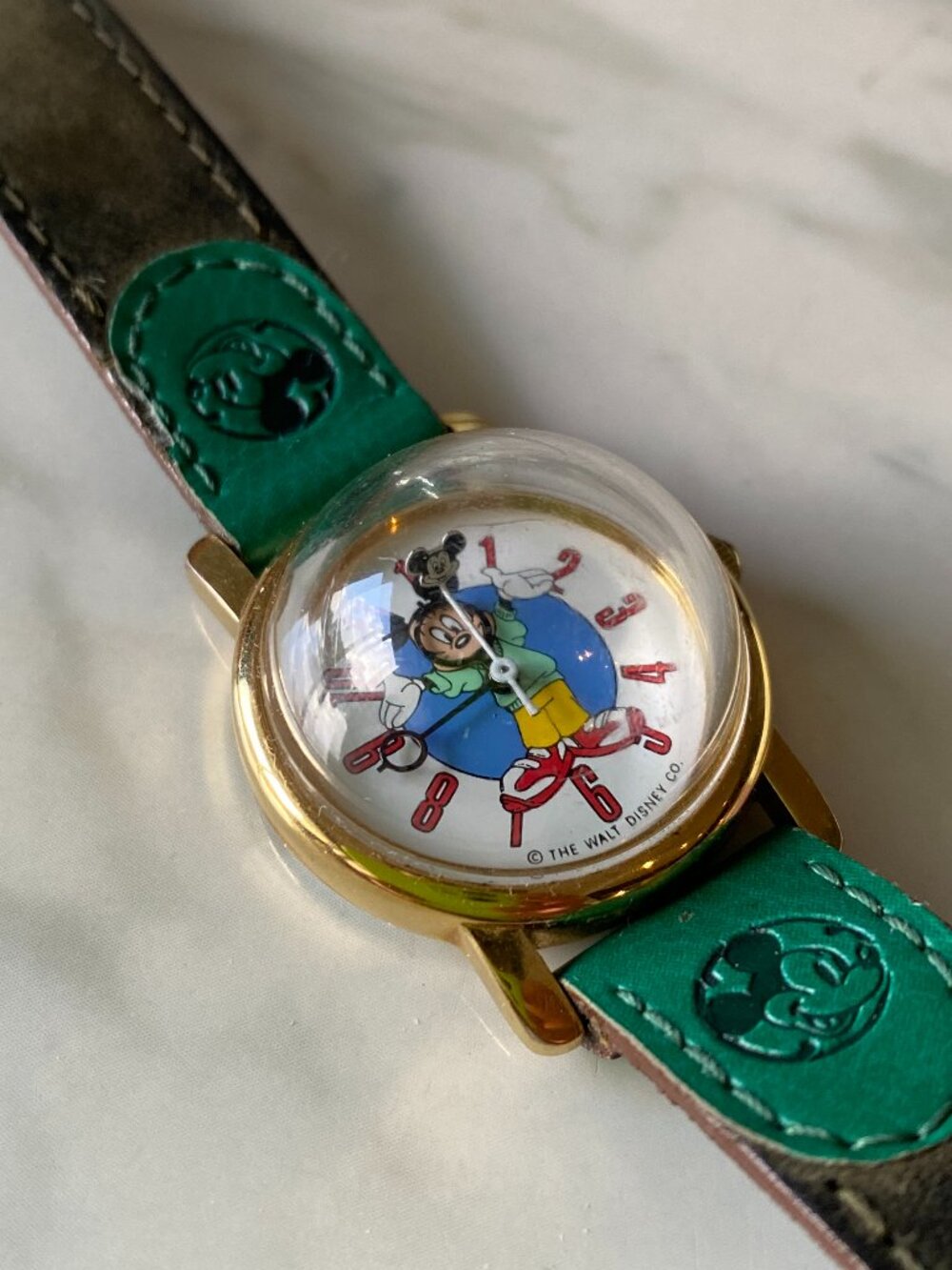 vintage rare disney mickey mouse dome semi-sphere crystal watch preowned